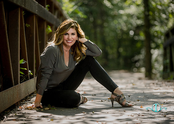2019 Holly Wood Strobel-232_pp logo 2